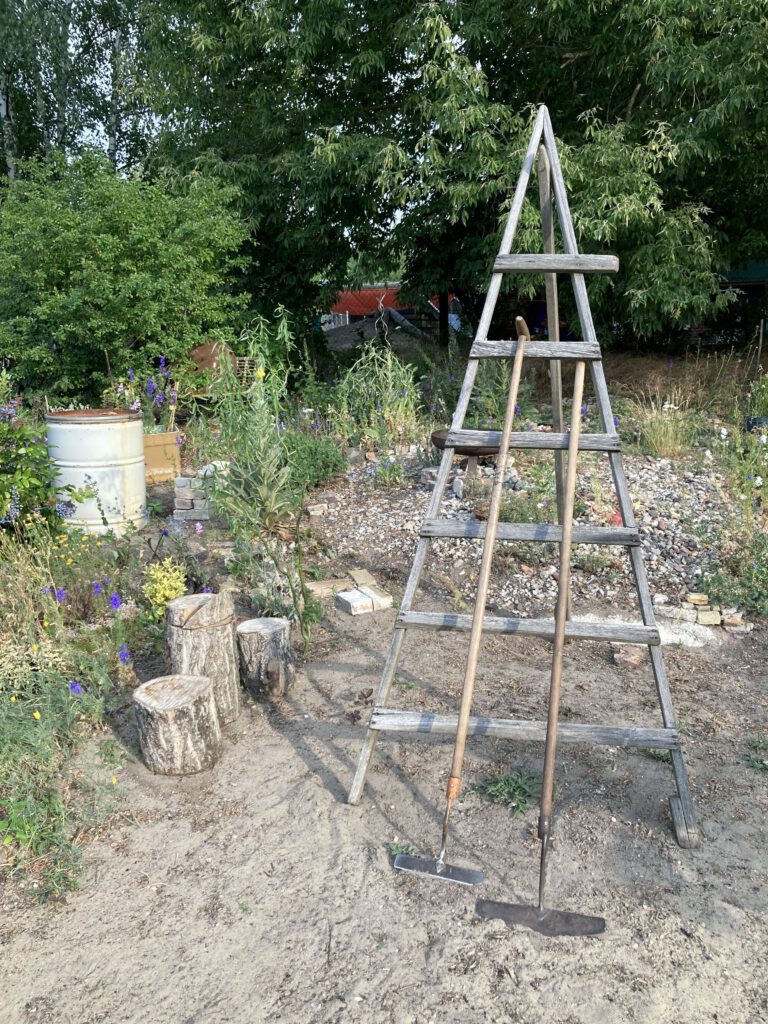 Bockleiter mit Schuffeln